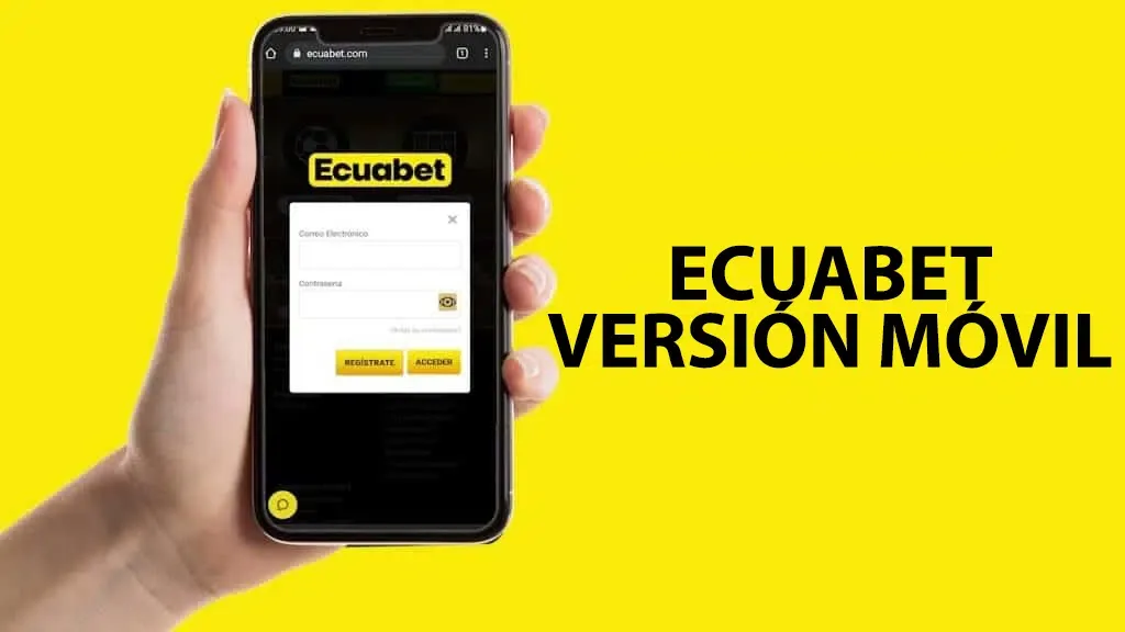 Pieza amarilla con una mano sosteniendo un teléfono y el rótulo «Ecuabet versión móvil» en letras negras.